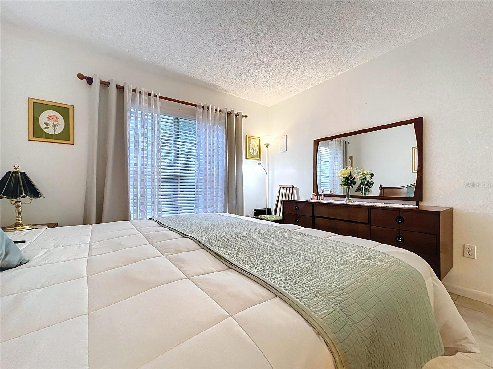 Image 20 of 36 For 4916 Sunnybrook Drive 14