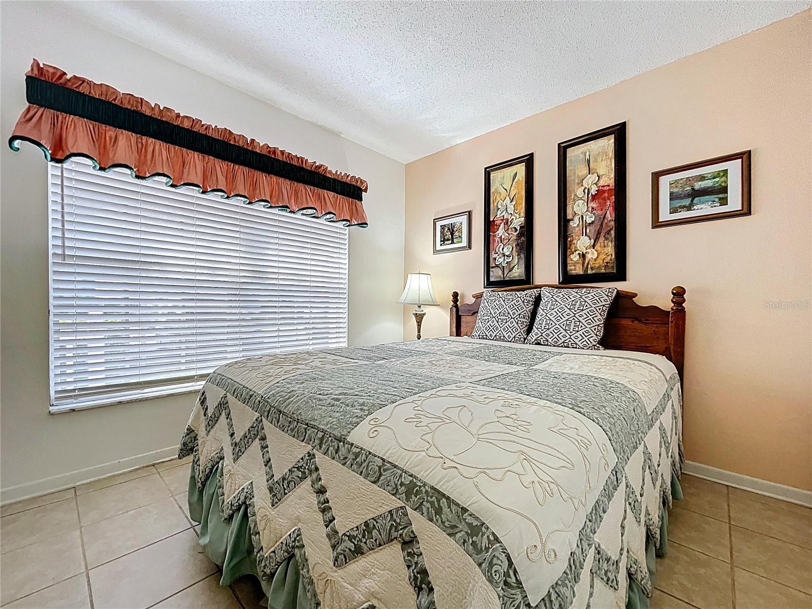 Image 23 of 36 For 4916 Sunnybrook Drive 14