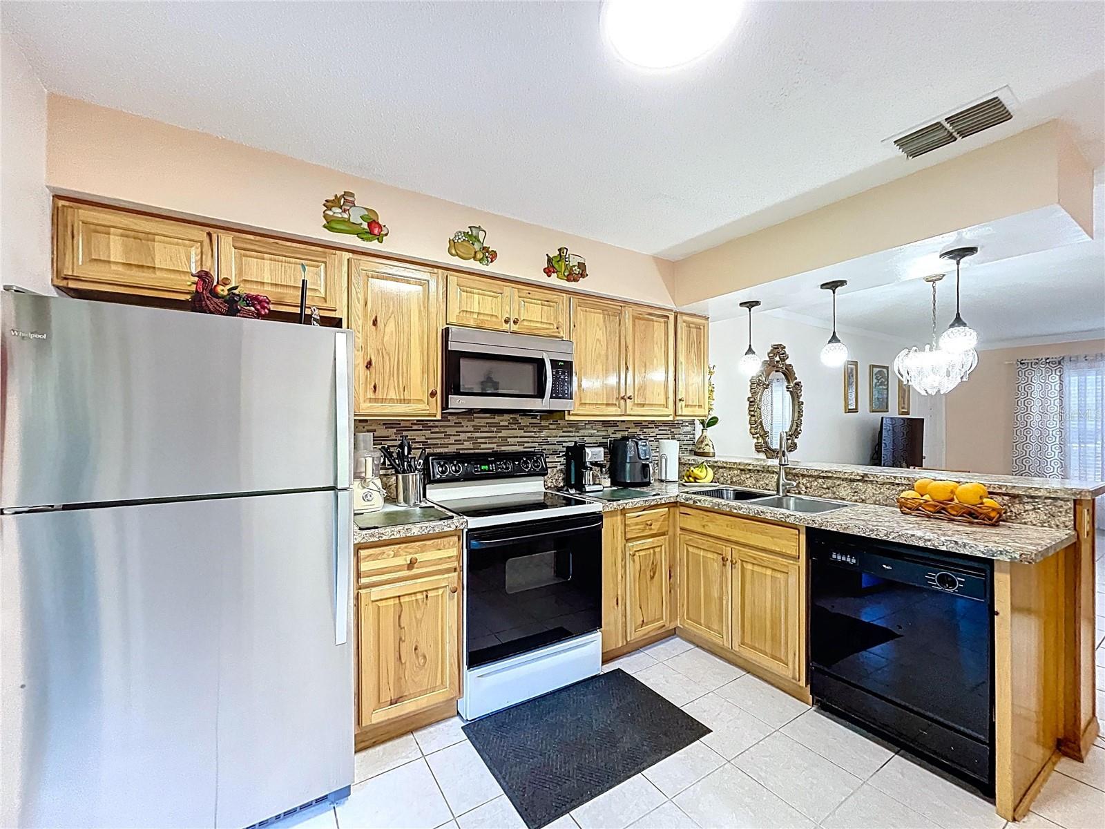 Image 9 of 36 For 4916 Sunnybrook Drive 14