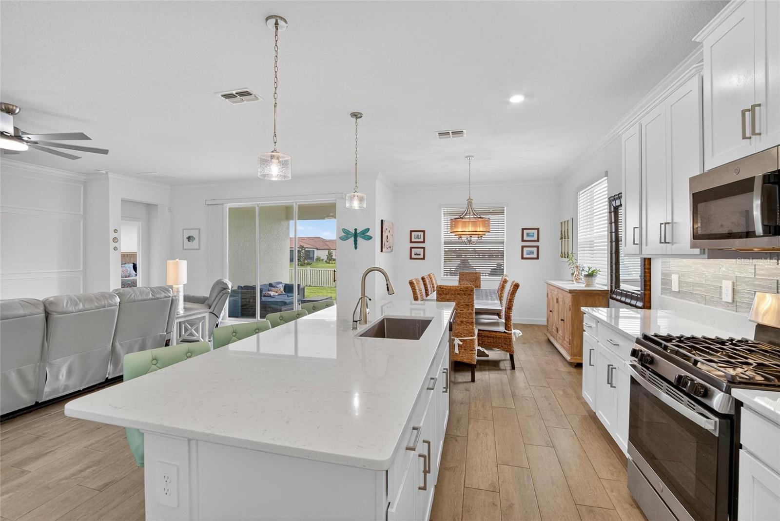 Image 16 of 76 For 17135 Holly Well Avenue