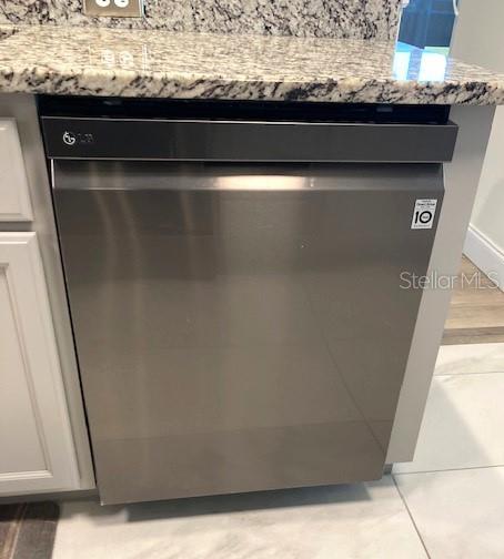 Image 15 of 49 For 1208 Litchfield Drive 39