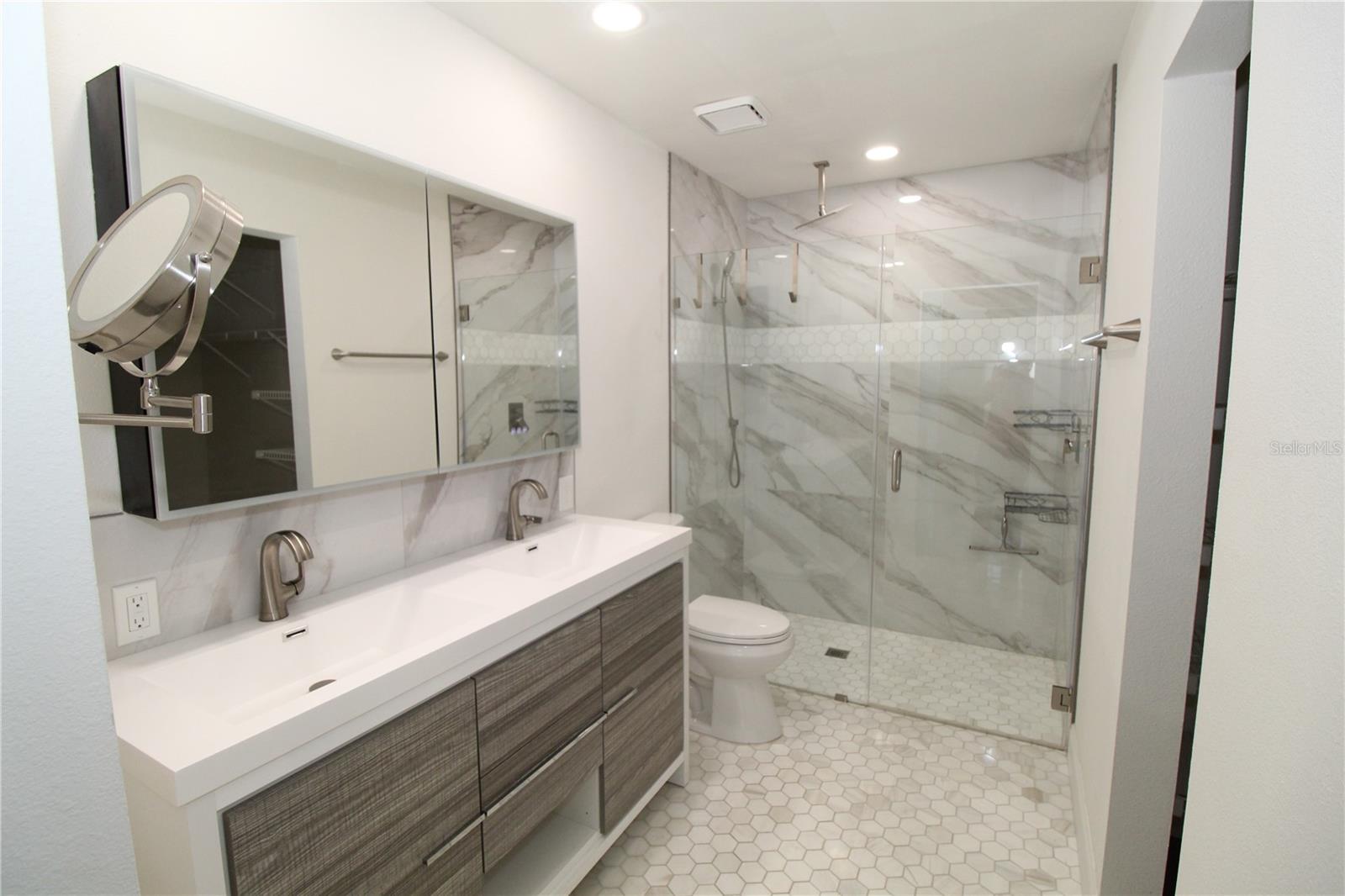 Image 23 of 49 For 1208 Litchfield Drive 39