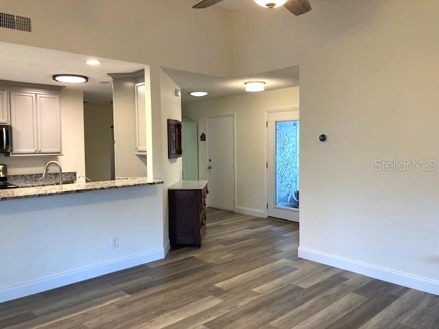 Image 9 of 49 For 1208 Litchfield Drive 39