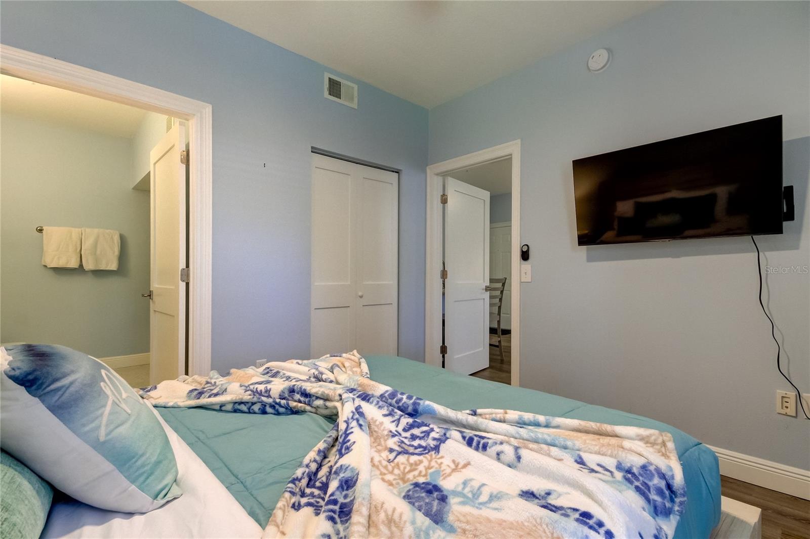 Image 24 of 32 For 10764 70th Avenue 2110