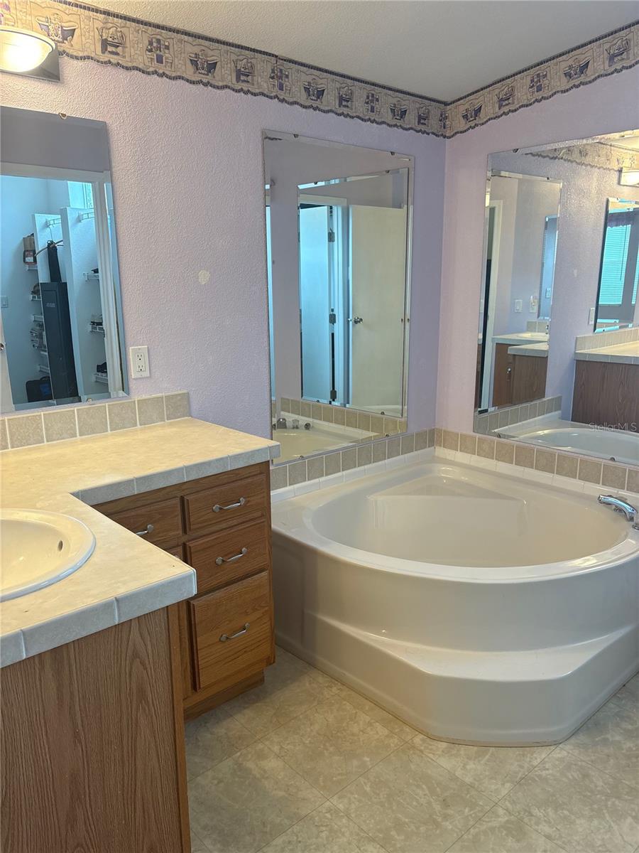 Image 32 of 53 For 409 Dreama Drive