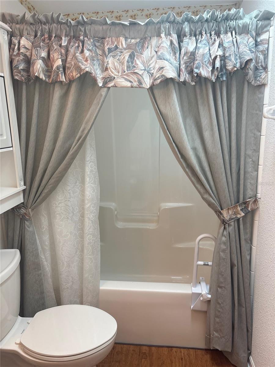 Image 40 of 53 For 409 Dreama Drive