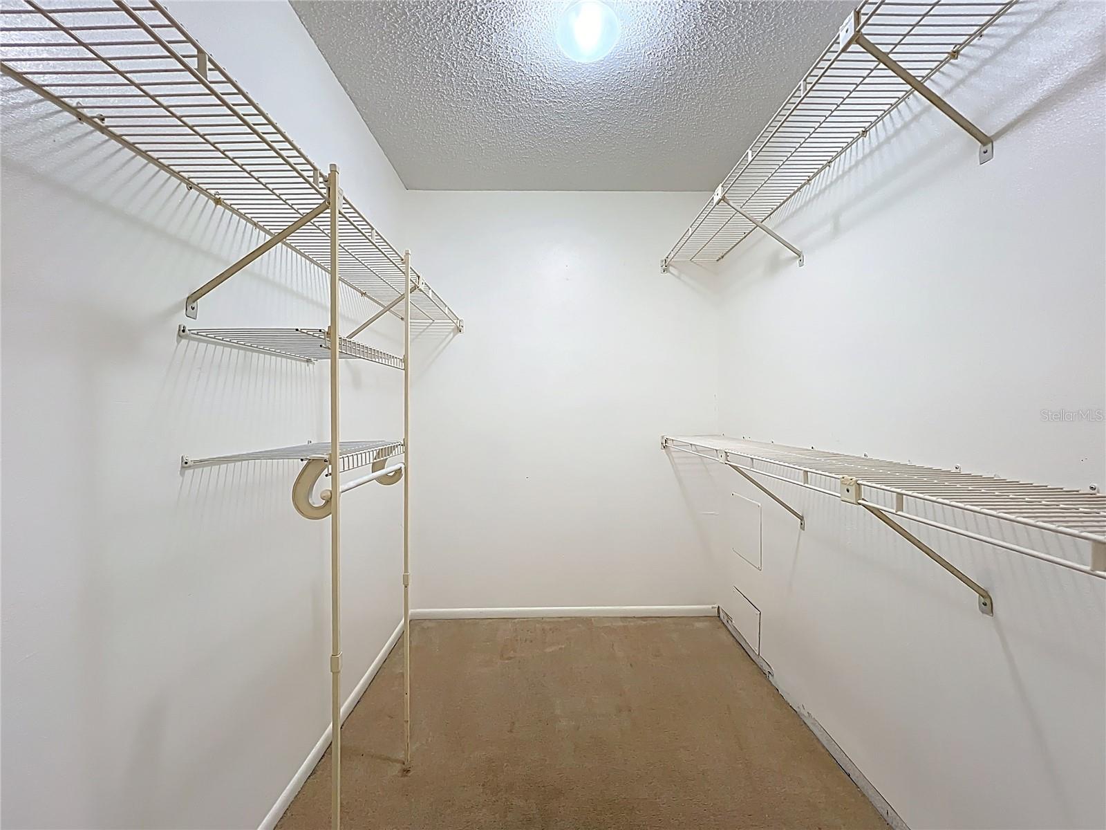 Image 18 of 36 For 3283 Beneva Road 101