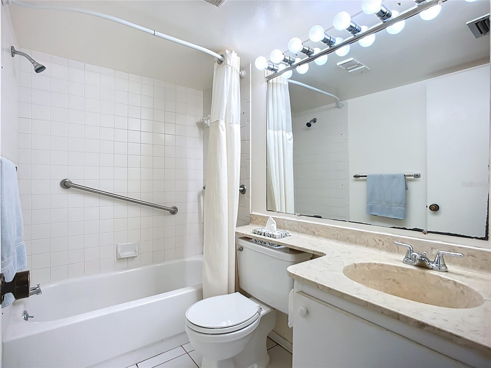 Image 20 of 36 For 3283 Beneva Road 101