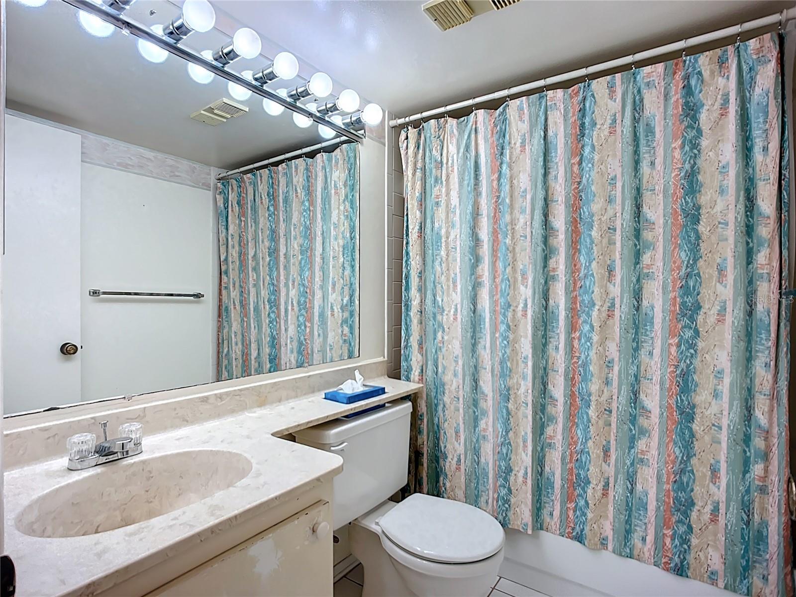 Image 23 of 36 For 3283 Beneva Road 101