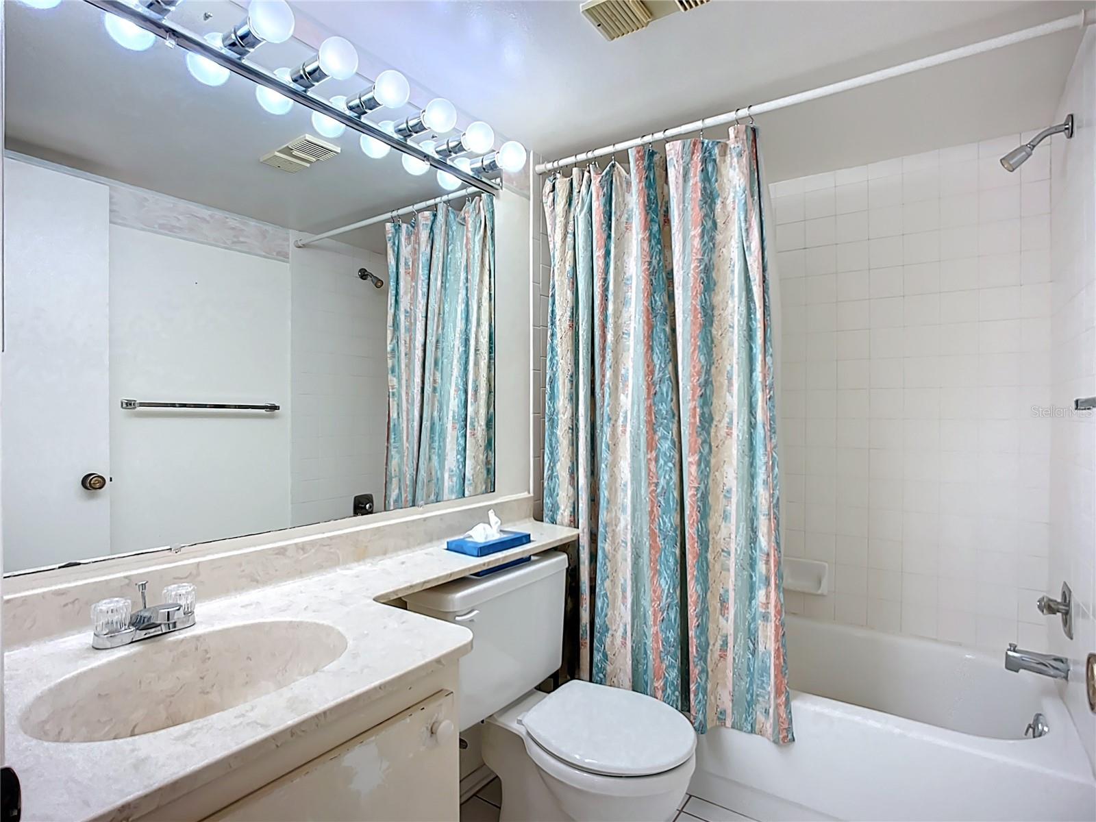 Image 24 of 36 For 3283 Beneva Road 101