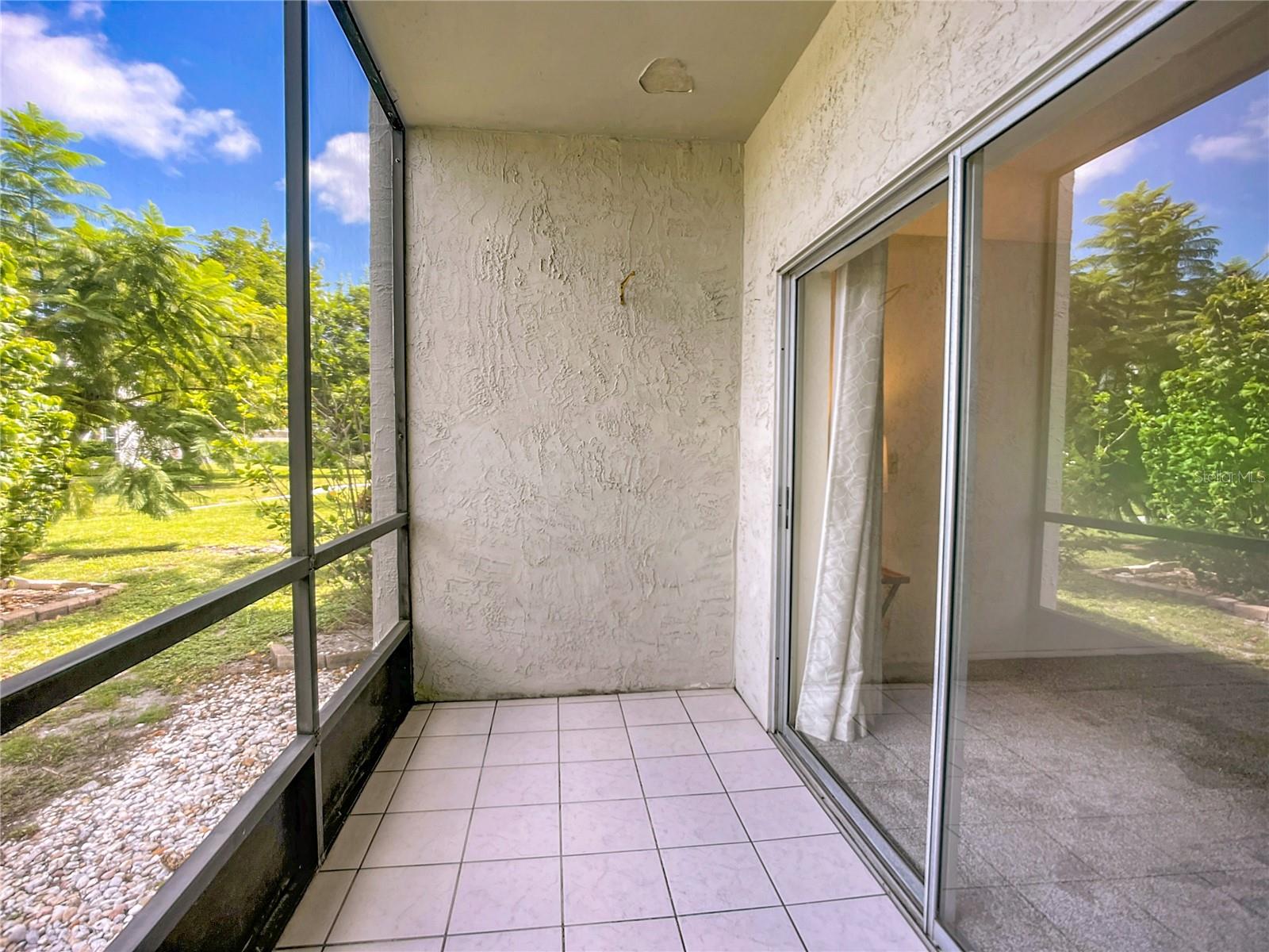 Image 7 of 36 For 3283 Beneva Road 101
