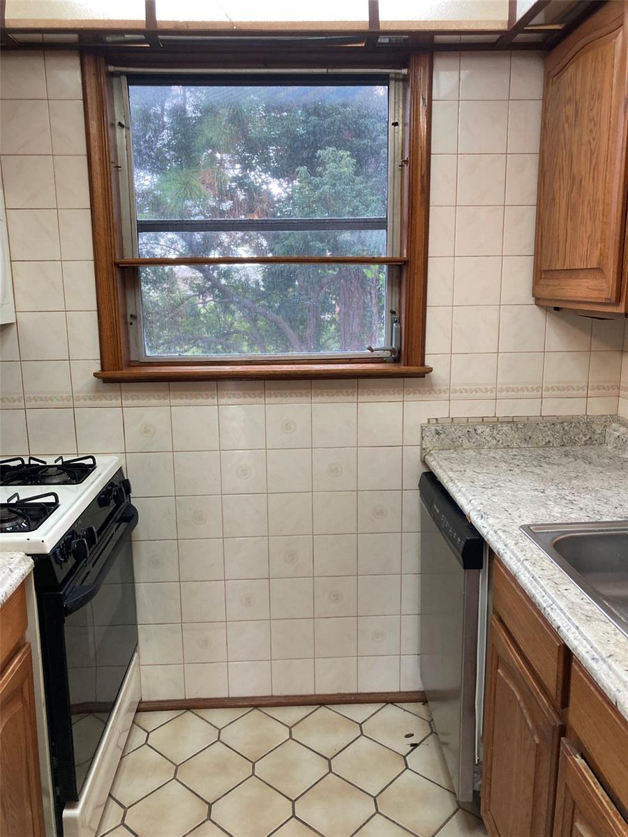 Image 13 of 52 For 5660 80th Street N C205