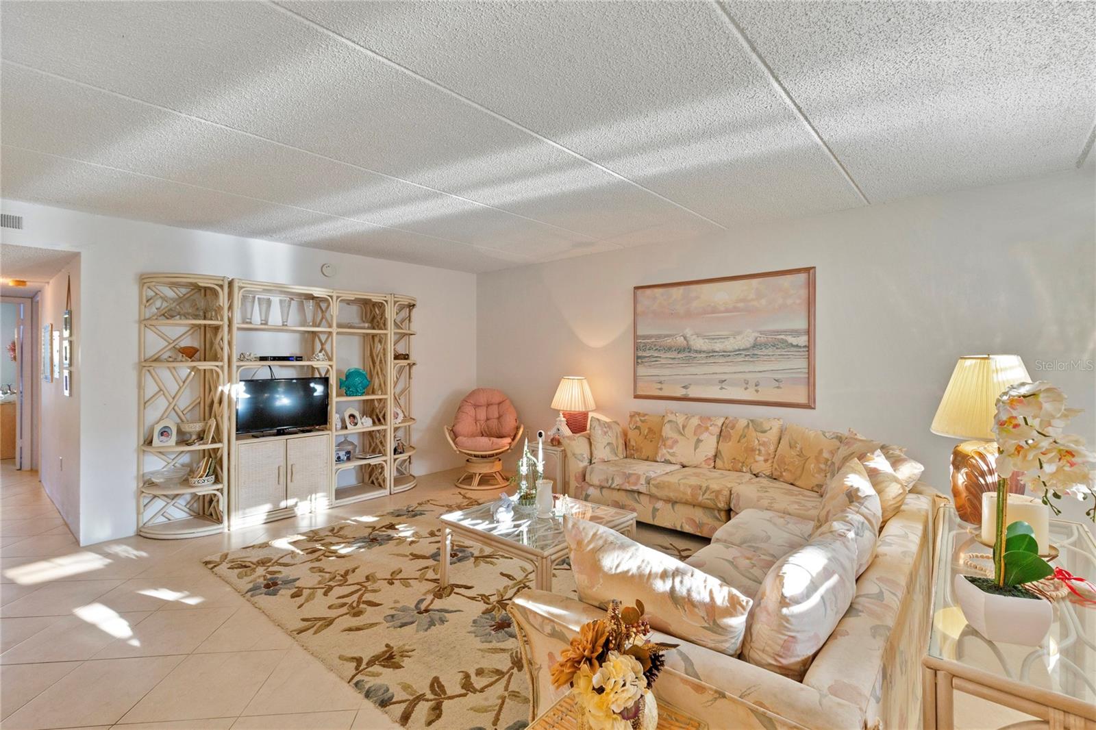 Image 15 of 37 For 12760 Indian Rocks Road 516