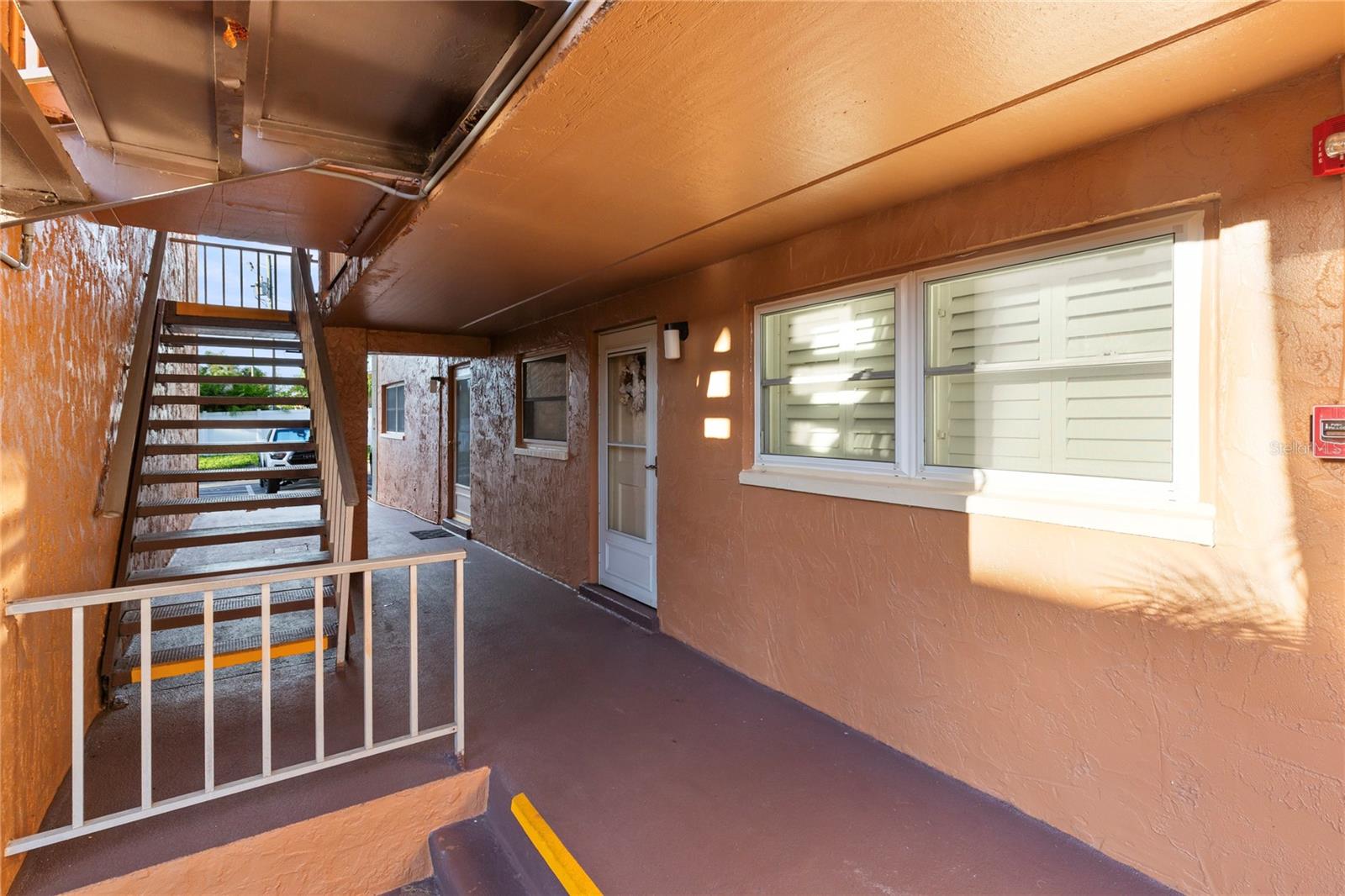 Image 30 of 37 For 12760 Indian Rocks Road 516