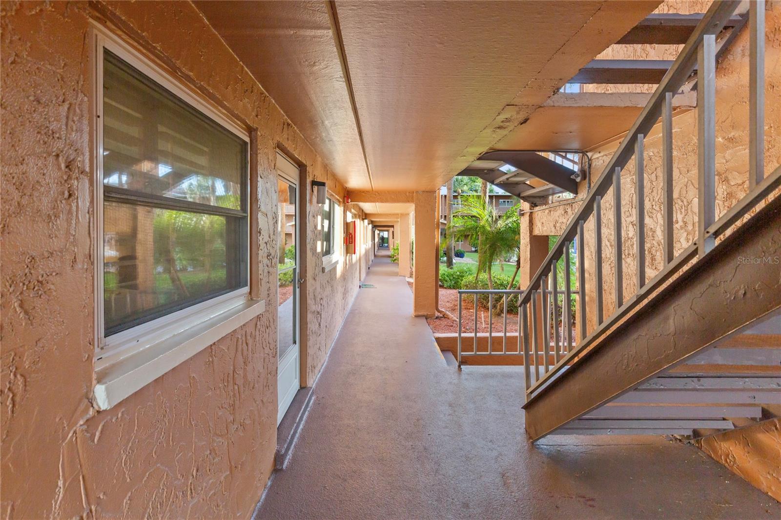 Image 31 of 37 For 12760 Indian Rocks Road 516