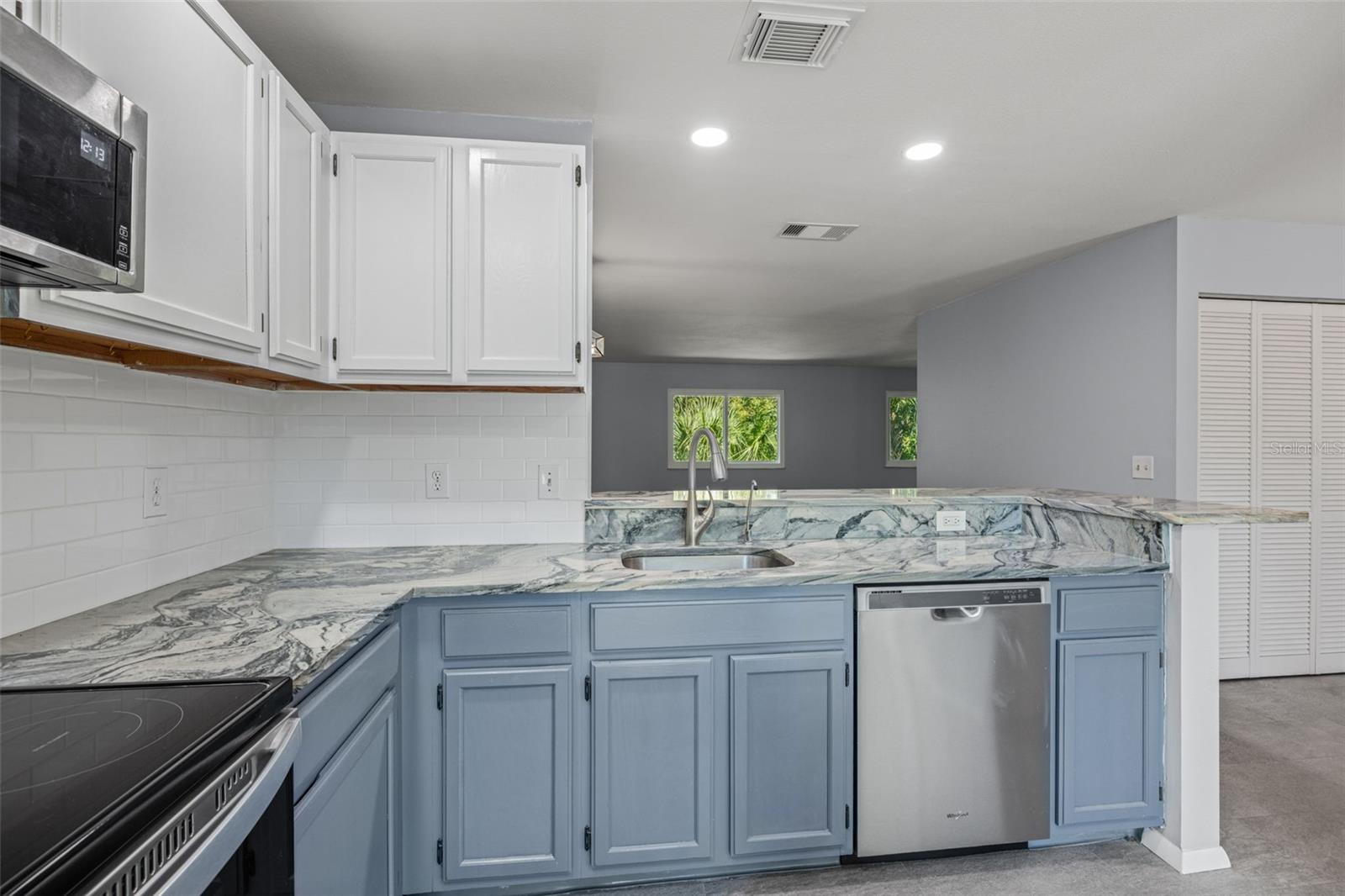 Image 10 of 30 For 4016 Poinciana Court