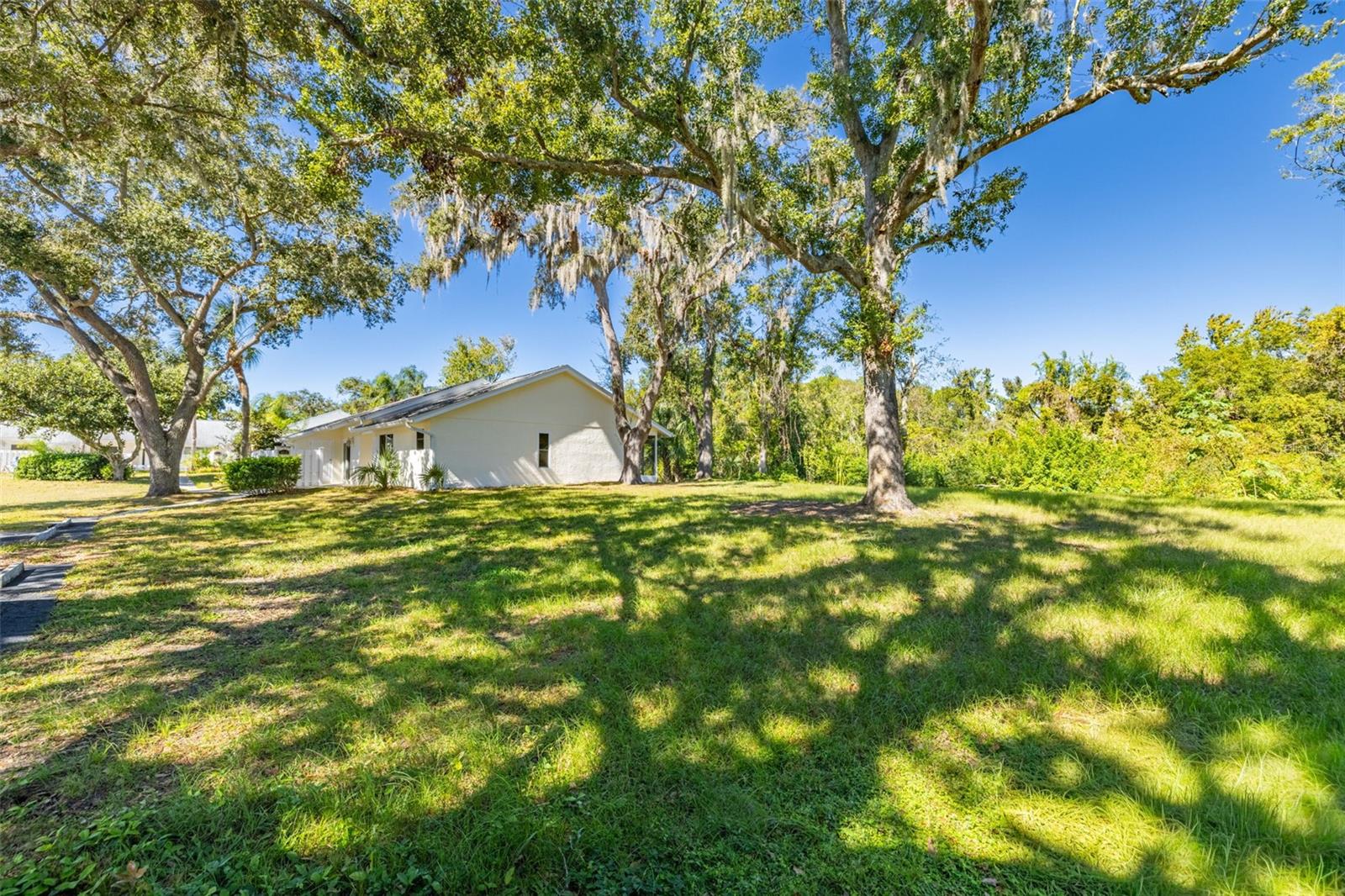 Image 27 of 30 For 4016 Poinciana Court