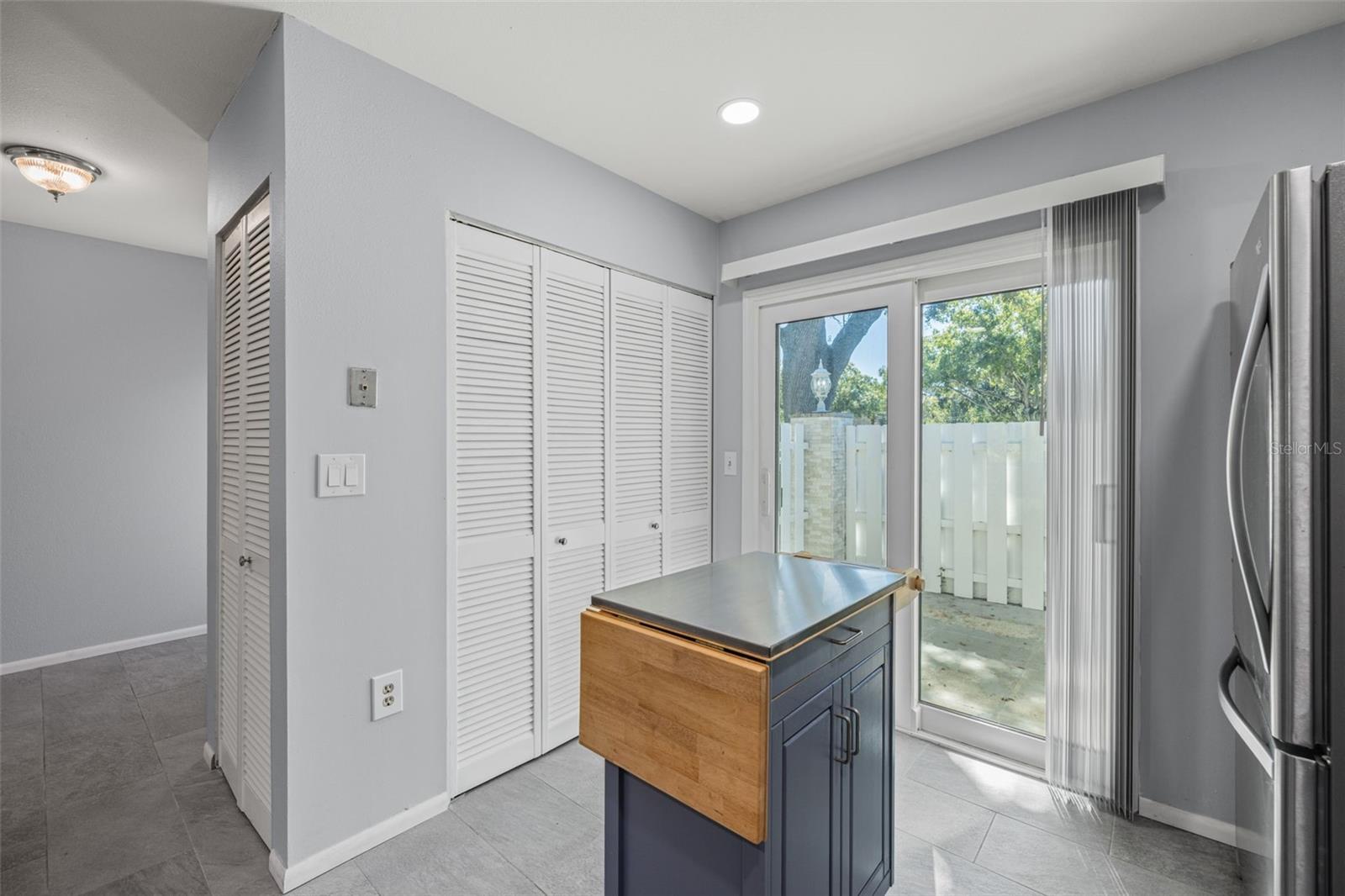 Image 9 of 30 For 4016 Poinciana Court