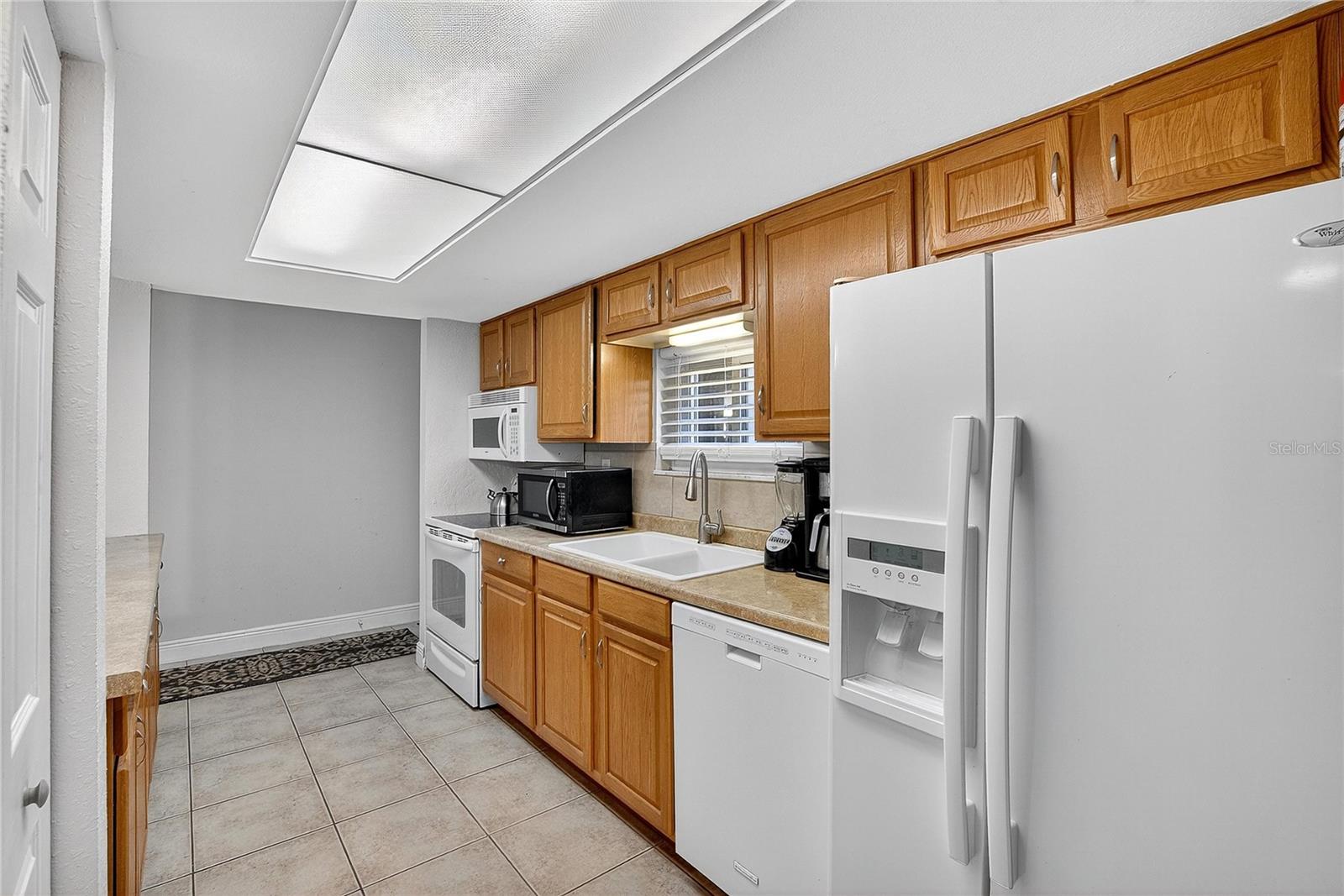 Image 4 of 17 For 8003 Hibiscus Drive 0