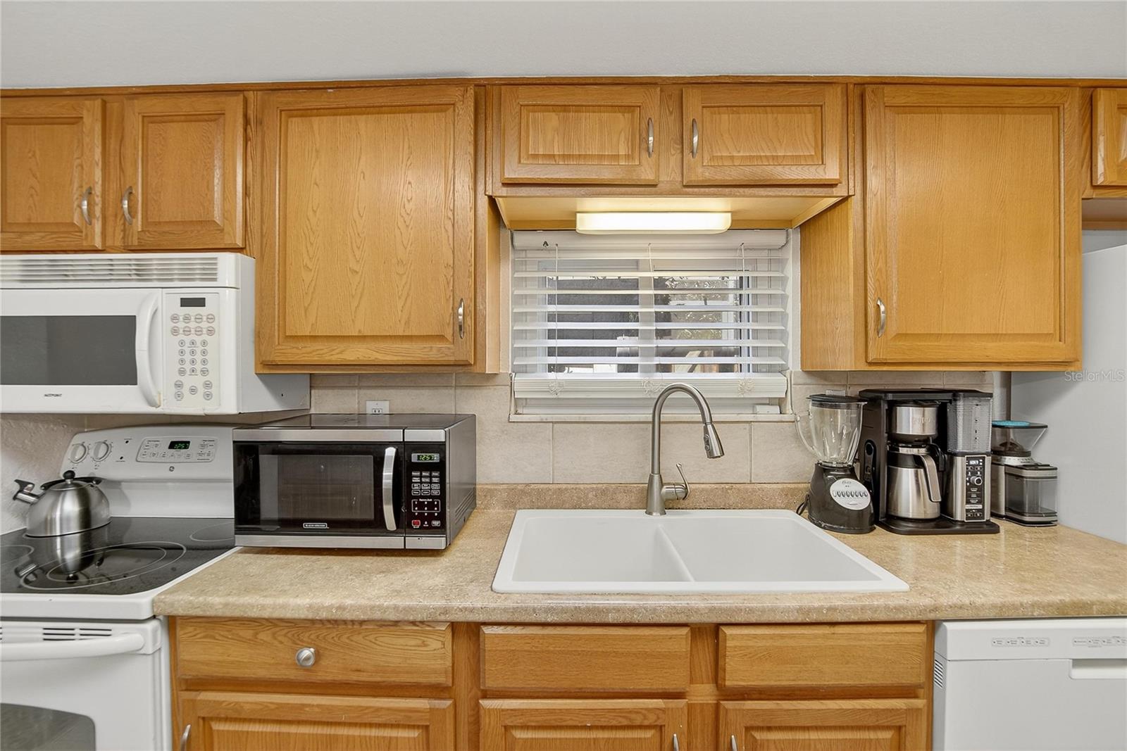 Image 5 of 17 For 8003 Hibiscus Drive 0