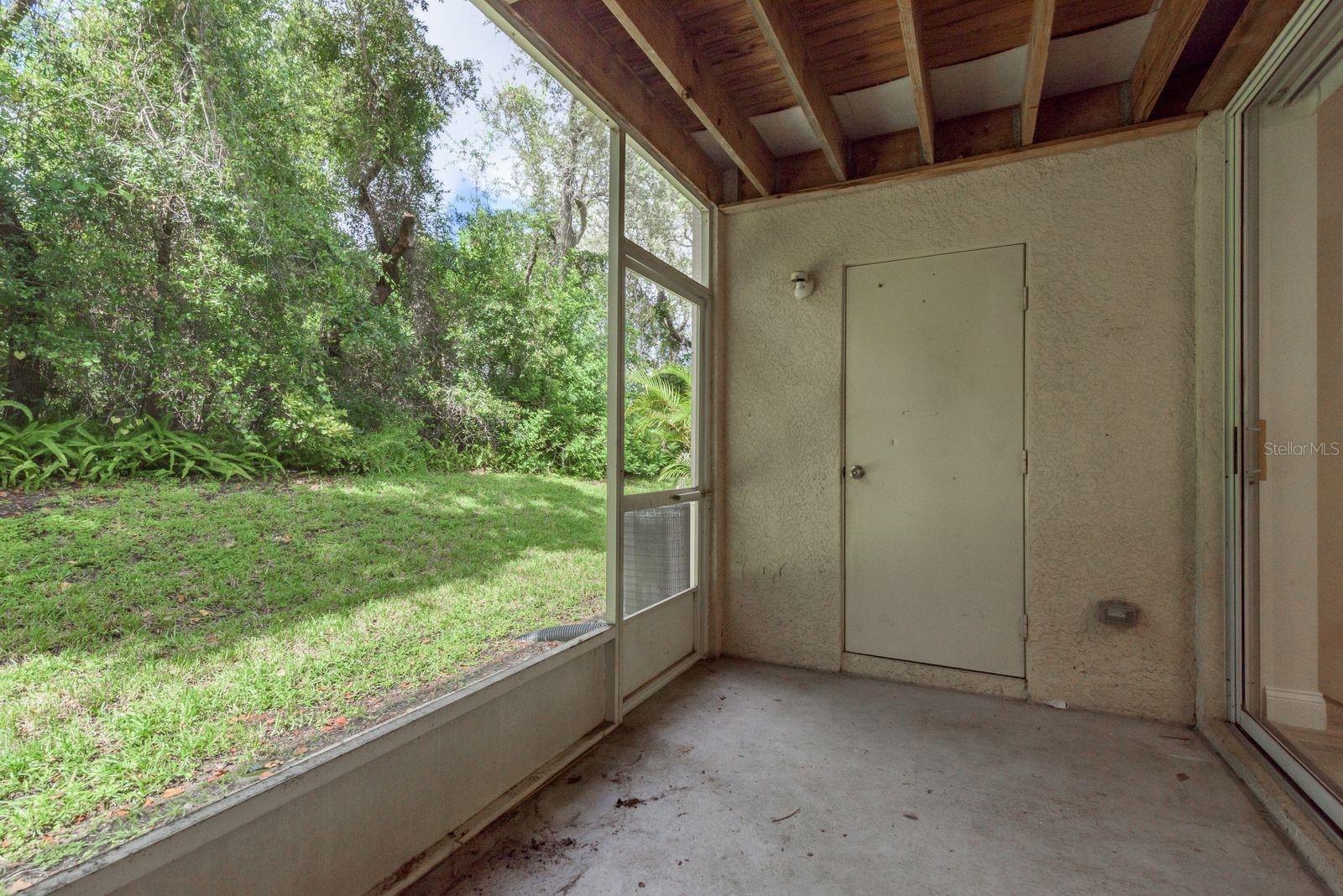 Image 24 of 30 For 4675 Tudor Lane