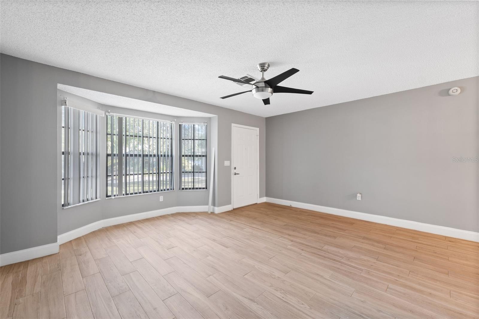 Image 10 of 42 For 6307 Shane Lane
