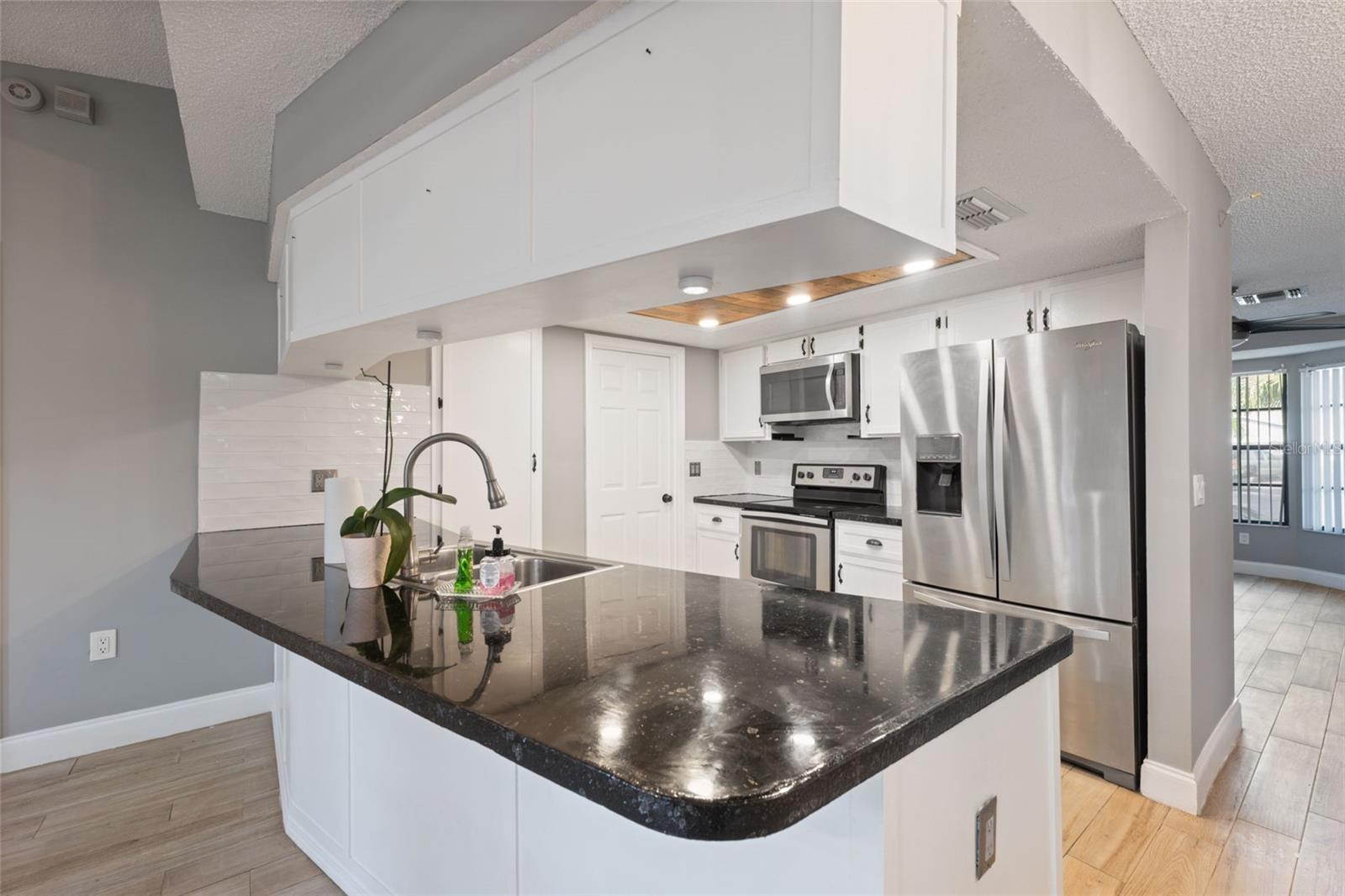 Image 13 of 42 For 6307 Shane Lane