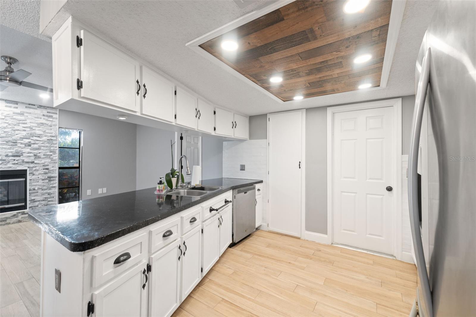 Image 14 of 42 For 6307 Shane Lane