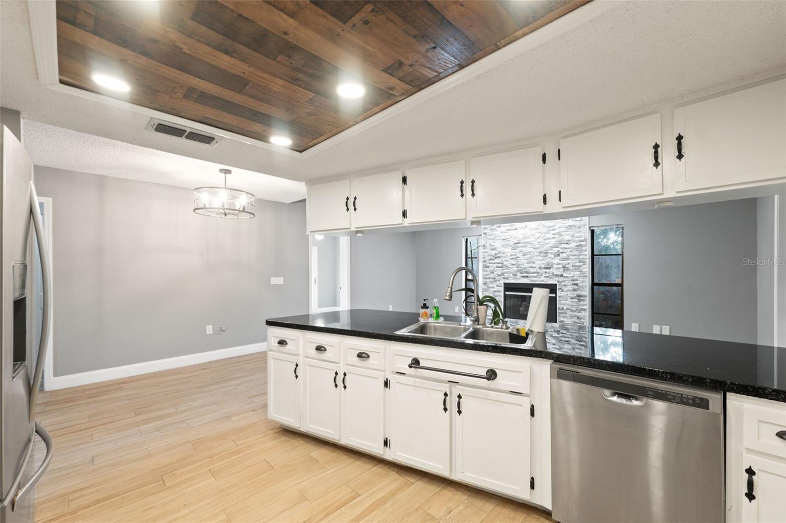 Image 15 of 42 For 6307 Shane Lane
