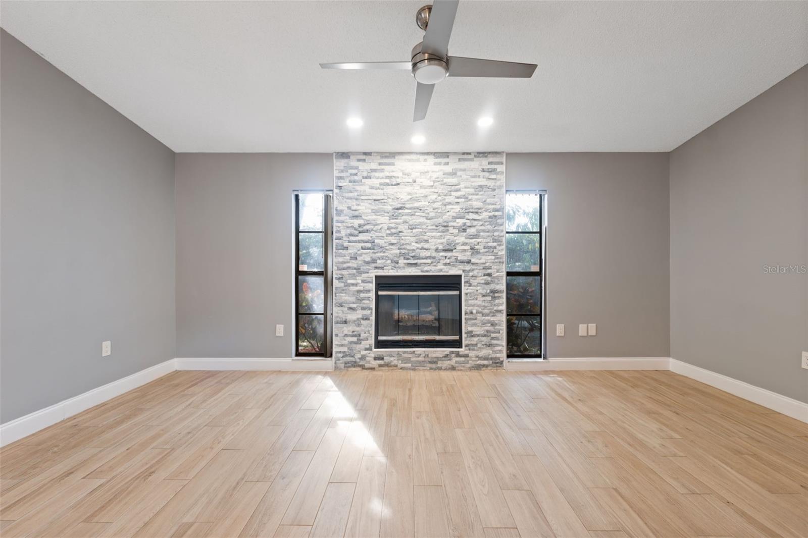 Image 19 of 42 For 6307 Shane Lane