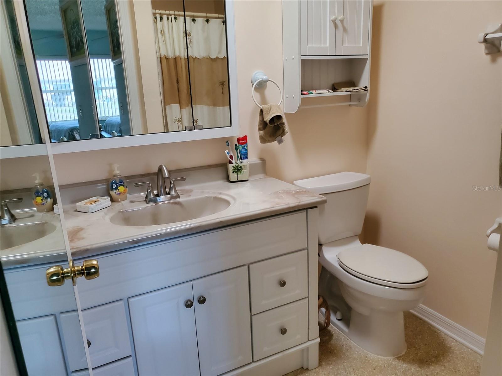 Image 19 of 26 For 1905 Canterbury Lane E-9