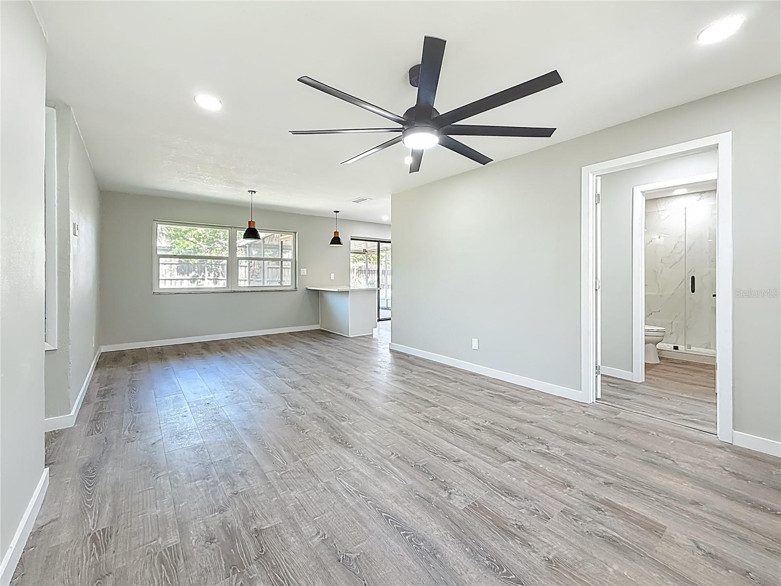 Image 18 of 81 For 5643 86th Avenue N