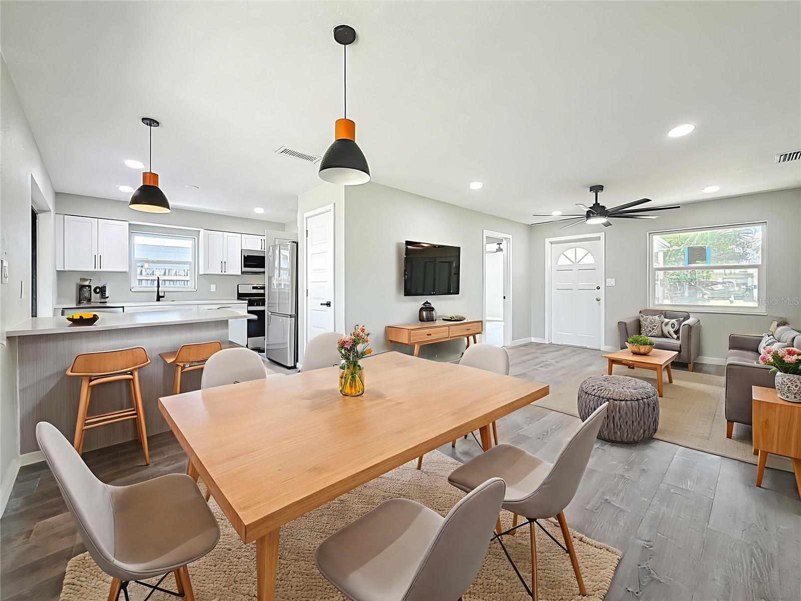Image 3 of 81 For 5643 86th Avenue N