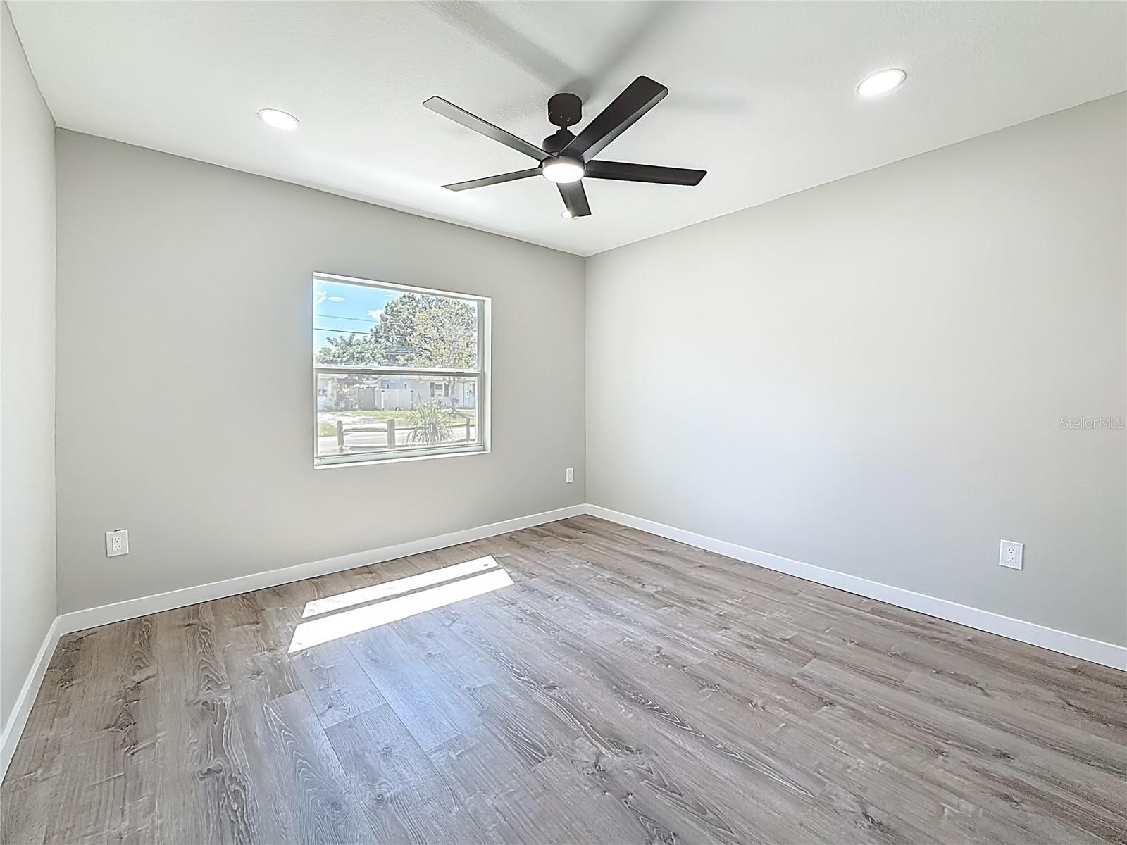 Image 34 of 81 For 5643 86th Avenue N