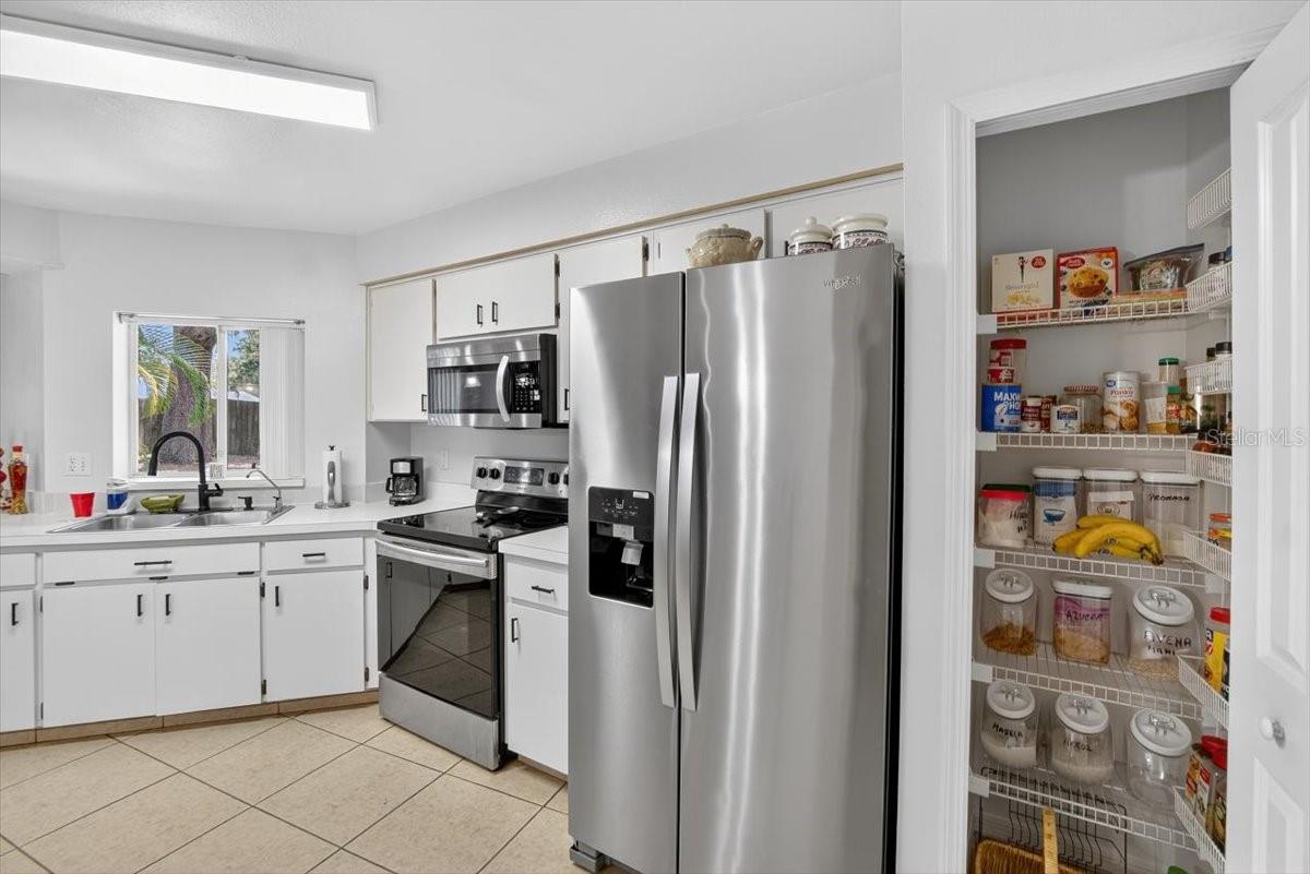 Listing photo id 17 for 1701 Staysail Drive