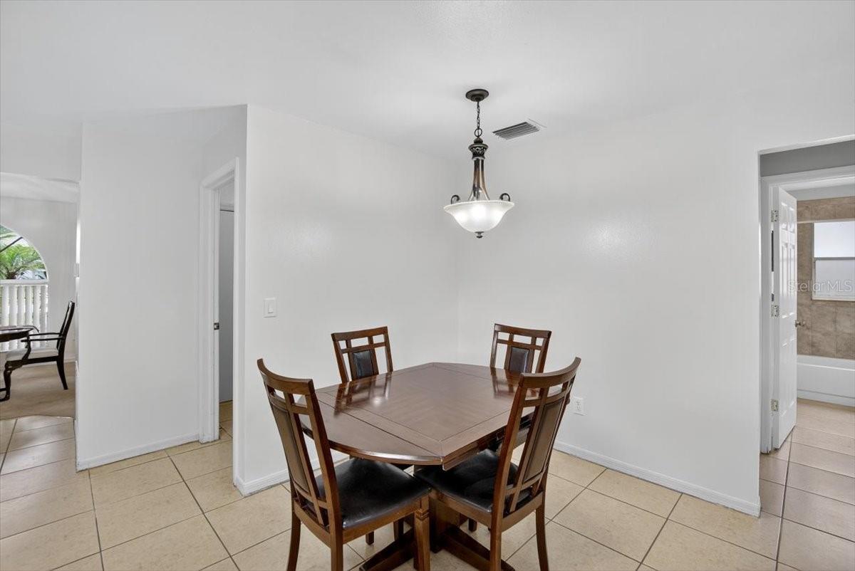 Listing photo id 23 for 1701 Staysail Drive