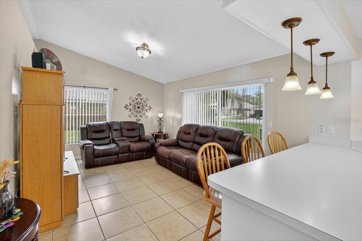 Listing photo id 25 for 1701 Staysail Drive