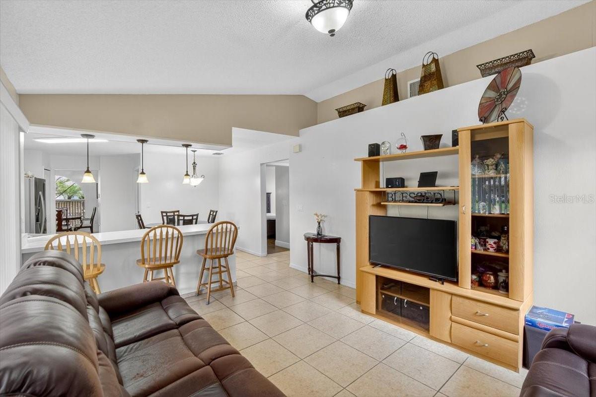 Listing photo id 27 for 1701 Staysail Drive