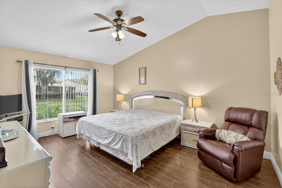 Listing photo id 29 for 1701 Staysail Drive