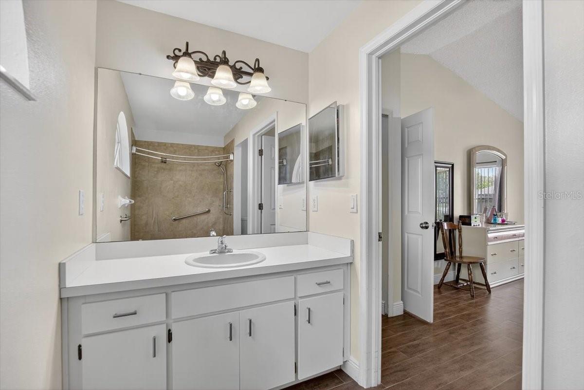 Listing photo id 34 for 1701 Staysail Drive