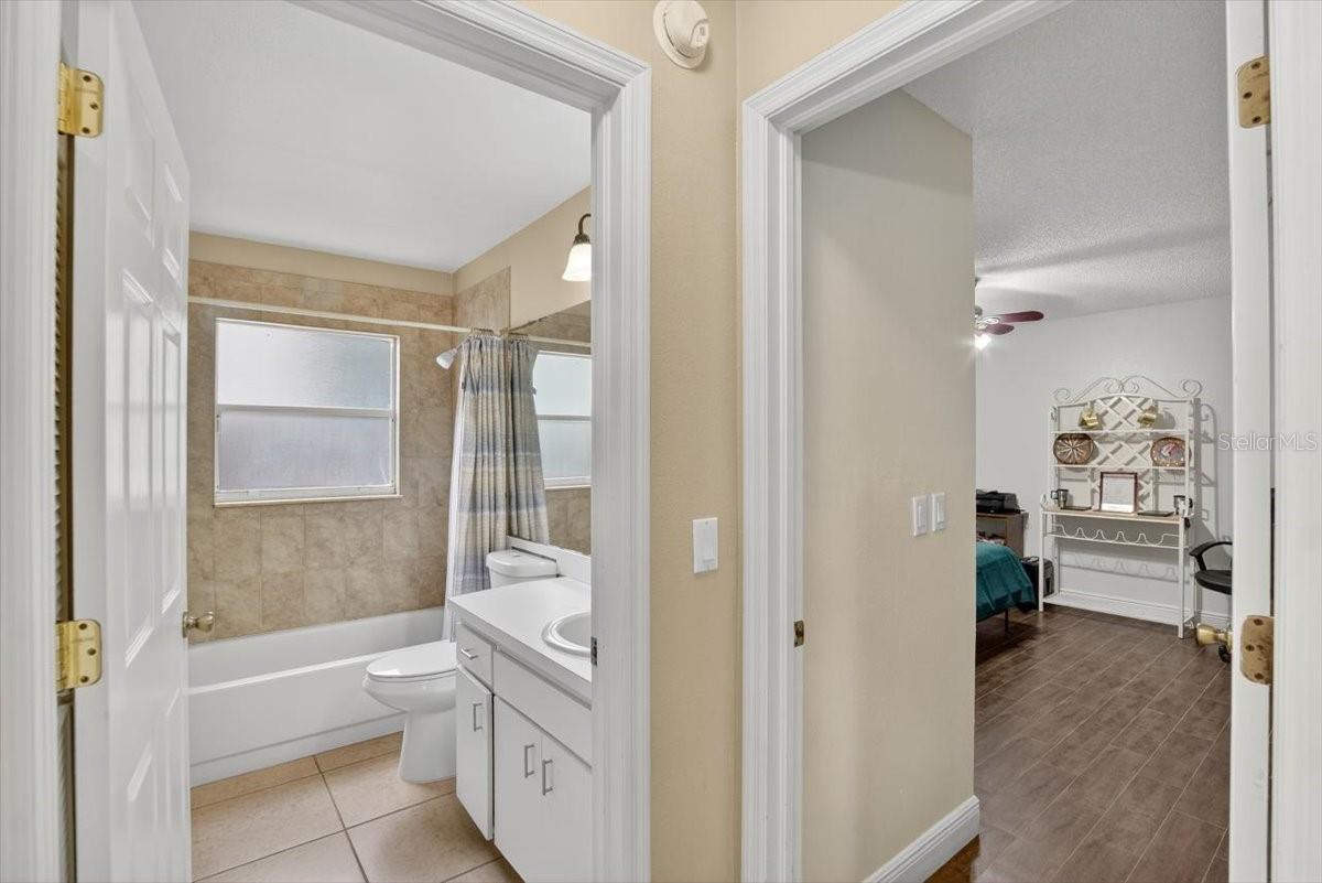 Listing photo id 39 for 1701 Staysail Drive