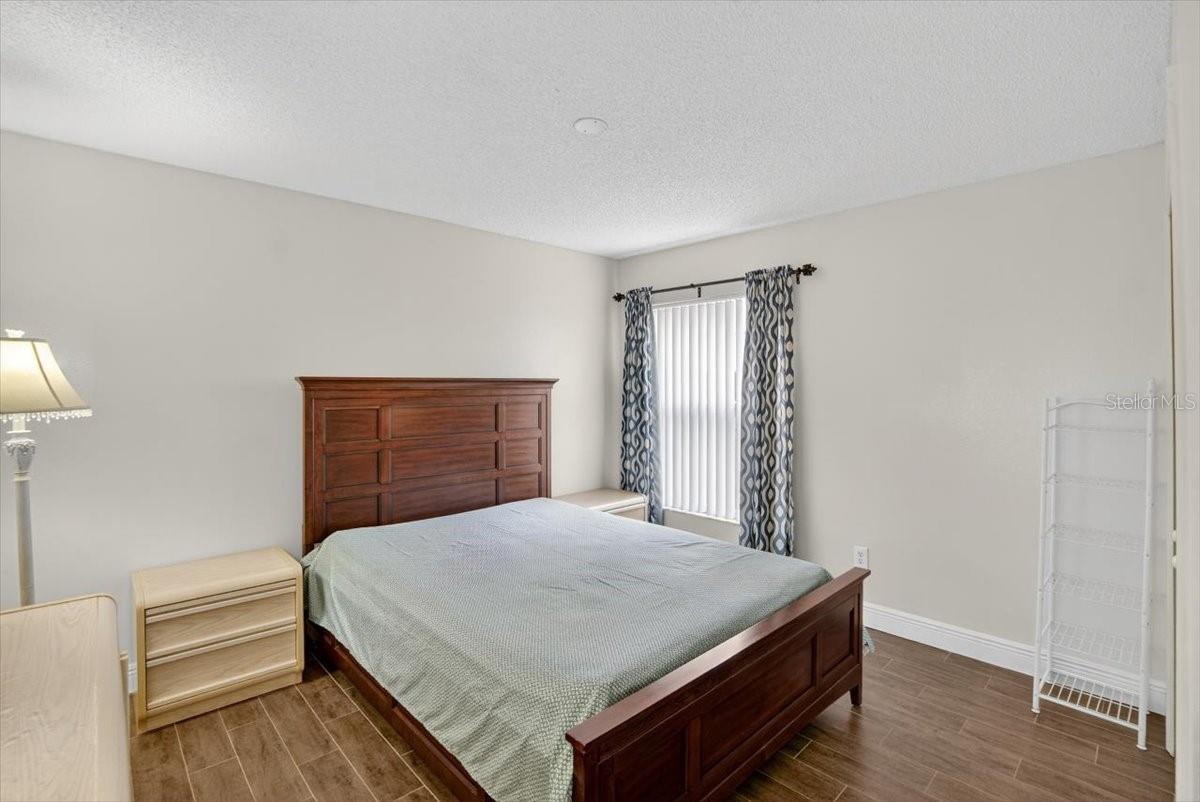 Listing photo id 41 for 1701 Staysail Drive