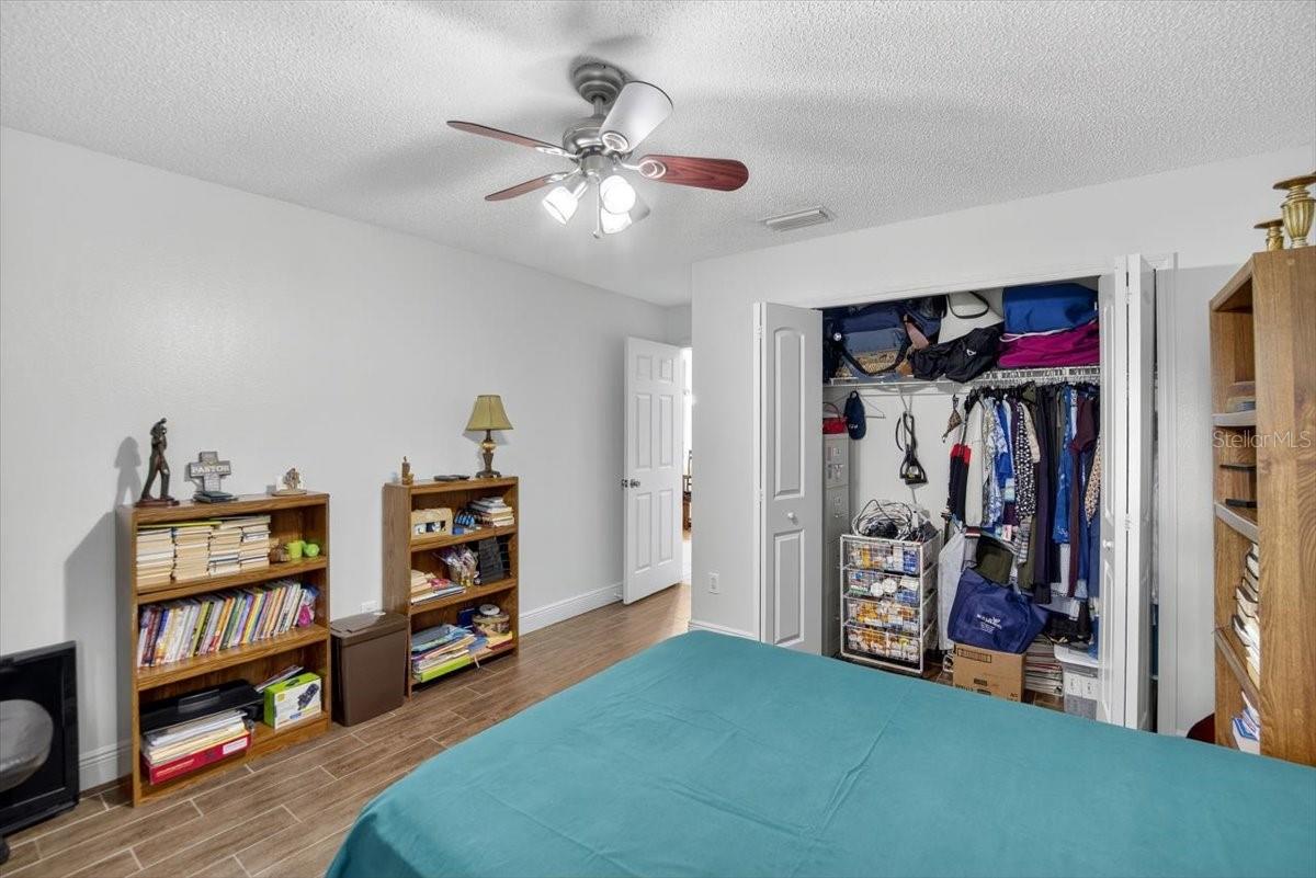 Listing photo id 50 for 1701 Staysail Drive