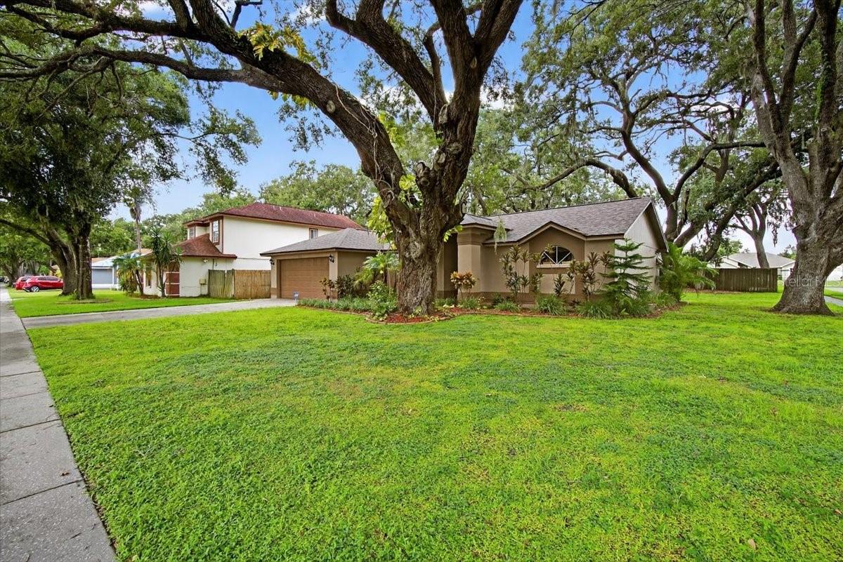 Listing photo id 52 for 1701 Staysail Drive