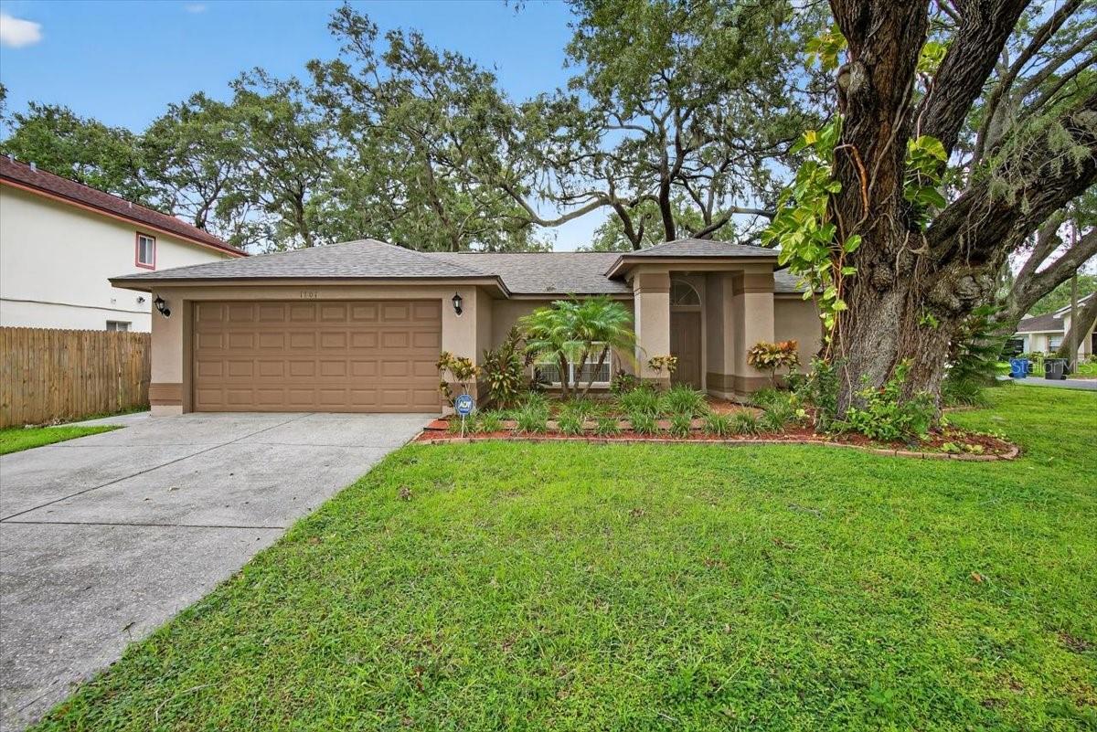 Listing photo id 57 for 1701 Staysail Drive