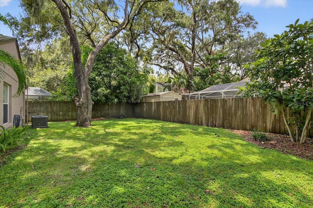 Listing photo id 66 for 1701 Staysail Drive