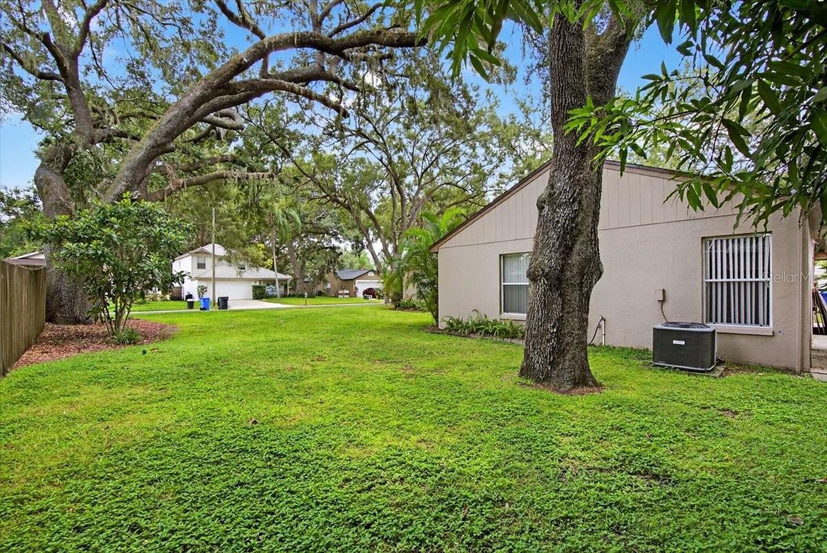 Listing photo id 67 for 1701 Staysail Drive