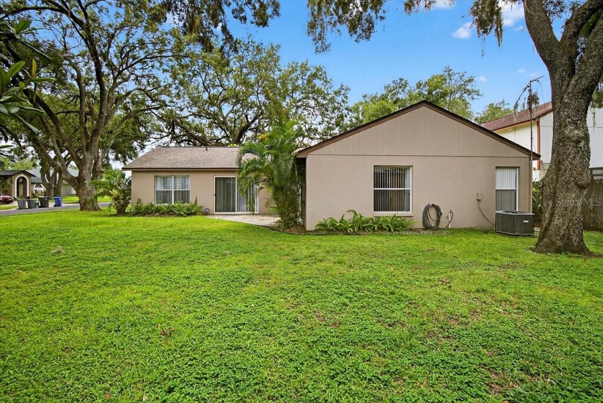 Listing photo id 68 for 1701 Staysail Drive