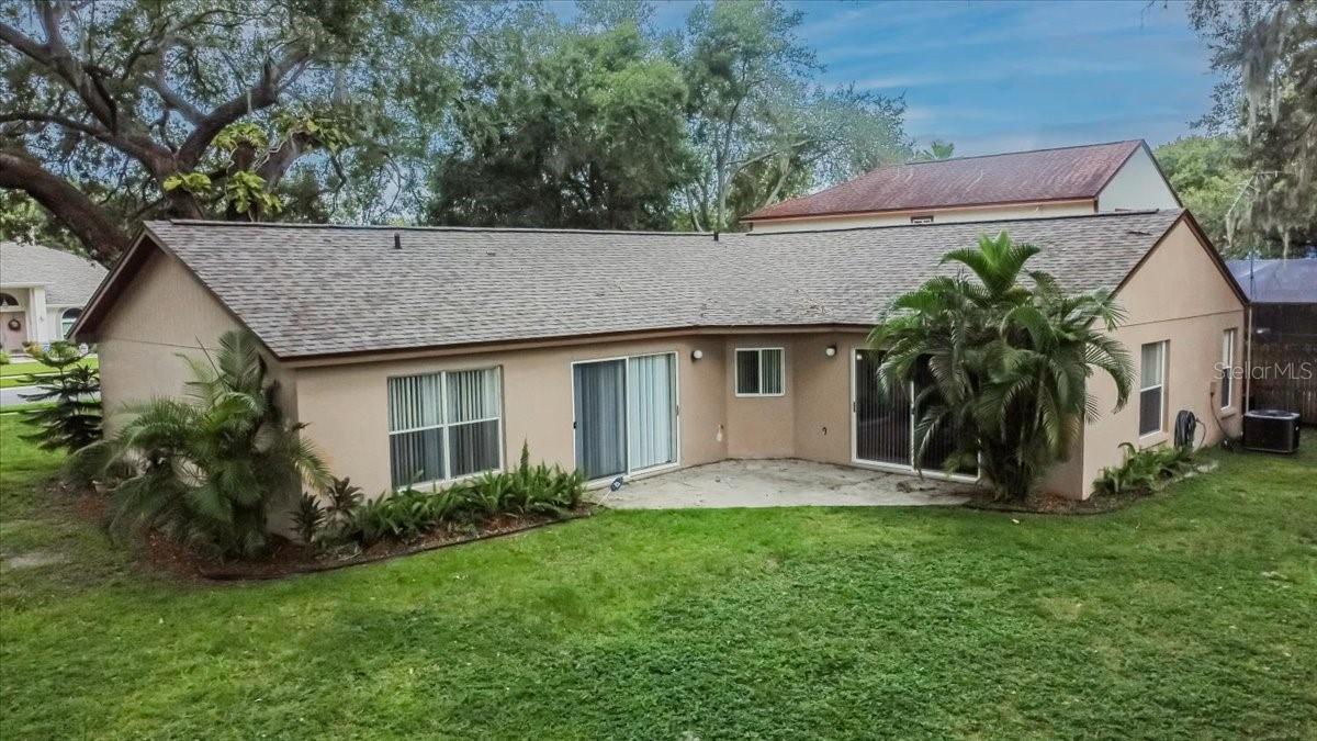 Listing photo id 69 for 1701 Staysail Drive