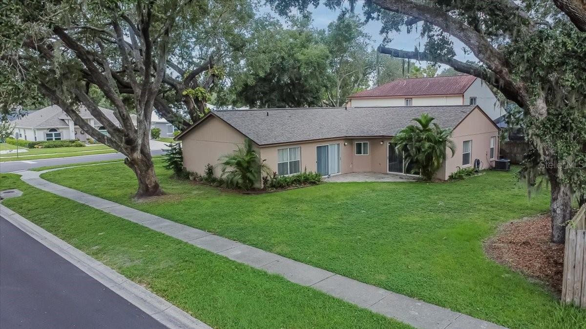 Listing photo id 71 for 1701 Staysail Drive